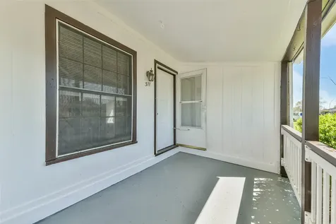 311 S Kansas Street La Porte TX 77571