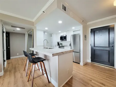 3525 Sage Road 908 Houston TX 77056