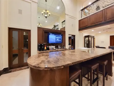 3525 Sage Road 908 Houston TX 77056
