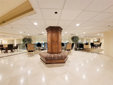 3525 Sage Road 908 Houston TX 77056