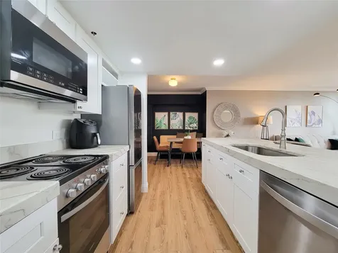 3525 Sage Road 908 Houston TX 77056