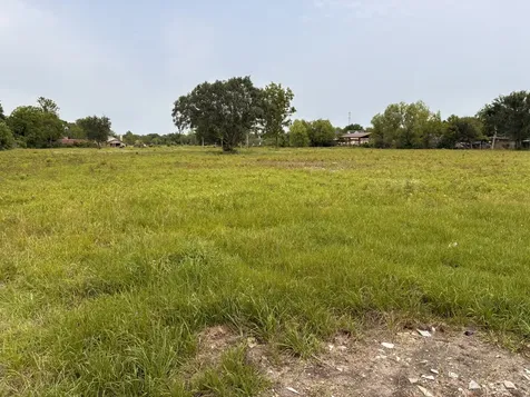 2933 Indiana Street Fresno TX 77545
