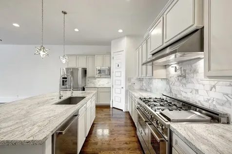 2717 Mason Street Houston TX 77006