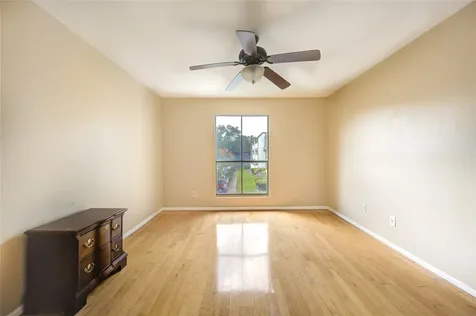 3055 Walnut Bend Lane 21 Houston TX 77042