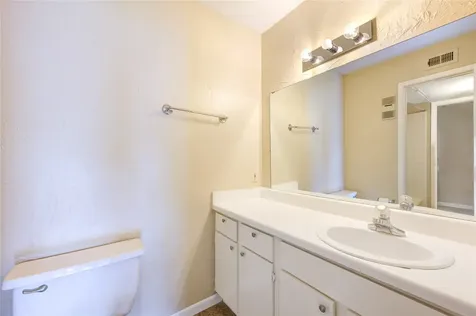 3055 Walnut Bend Lane 21 Houston TX 77042