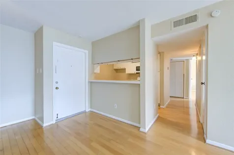 3055 Walnut Bend Lane 21 Houston TX 77042