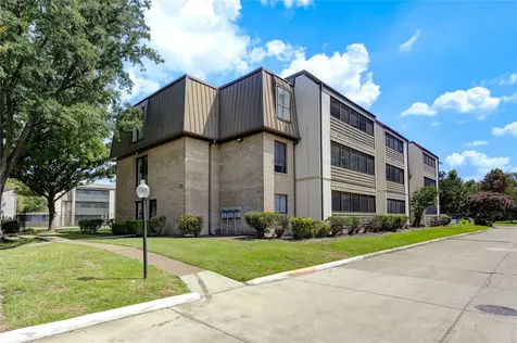 3055 Walnut Bend Lane 21 Houston TX 77042