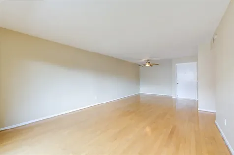3055 Walnut Bend Lane 21 Houston TX 77042