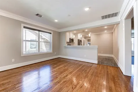109 Dresden Street Houston TX 77012