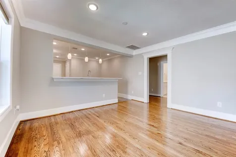 109 Dresden Street Houston TX 77012