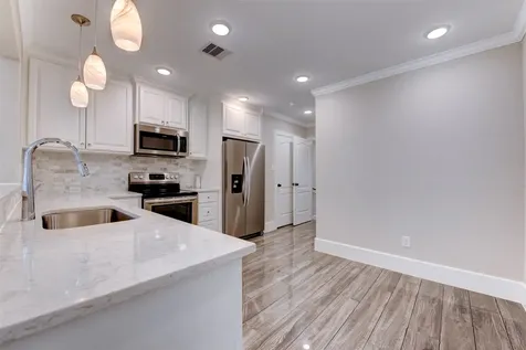 109 Dresden Street Houston TX 77012