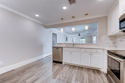 109 Dresden Street Houston TX 77012