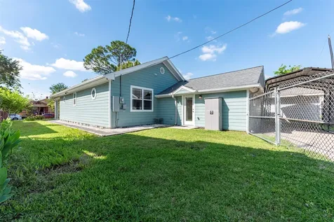 109 Dresden Street Houston TX 77012