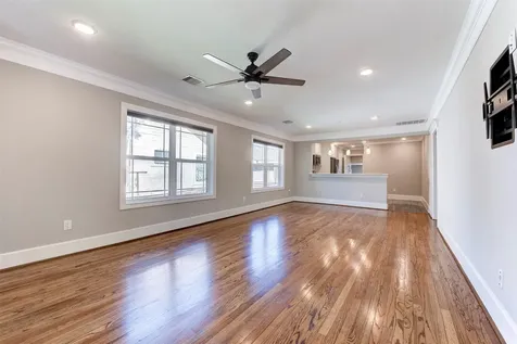 109 Dresden Street Houston TX 77012