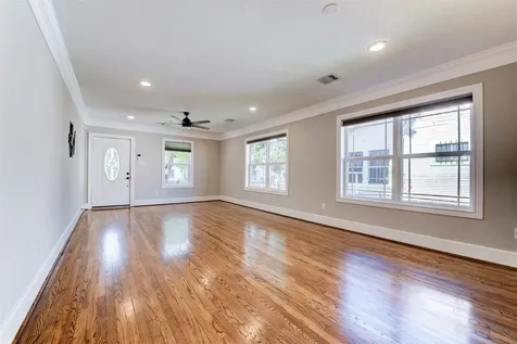 109 Dresden Street Houston TX 77012