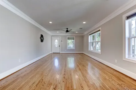 109 Dresden Street Houston TX 77012