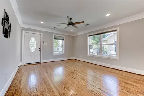 109 Dresden Street Houston TX 77012