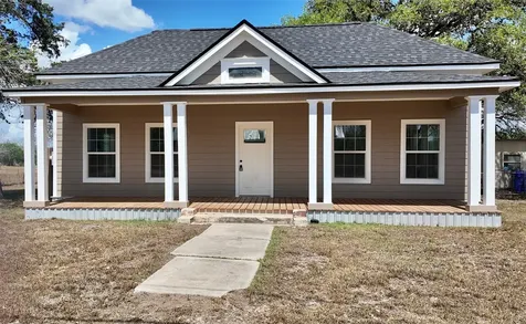 210 Julia Street Yoakum TX 77995