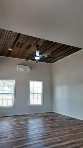 210 Julia Street Yoakum TX 77995