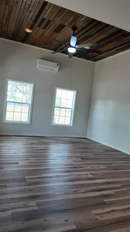 210 Julia Street Yoakum TX 77995