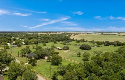 210 Julia Street Yoakum TX 77995