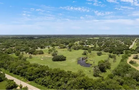 210 Julia Street Yoakum TX 77995