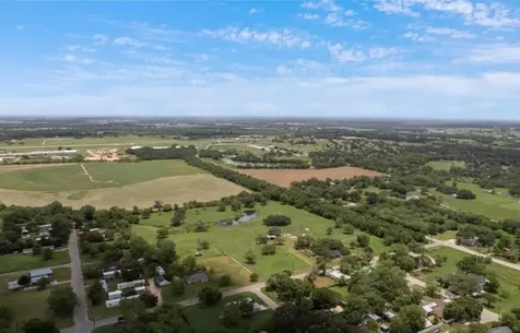 210 Julia Street Yoakum TX 77995