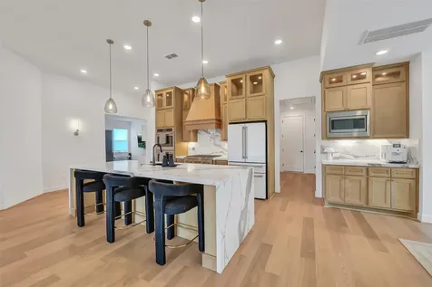 1400 River Point Drive Friendswood TX 77546