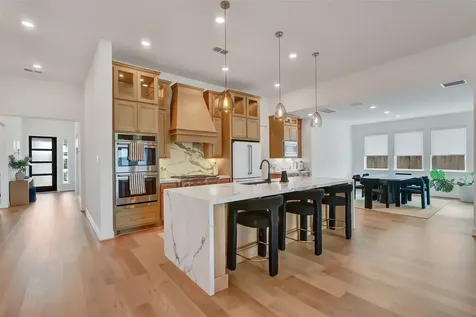 1400 River Point Drive Friendswood TX 77546