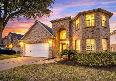 2703 Marble Brook Lane Pearland TX 77584