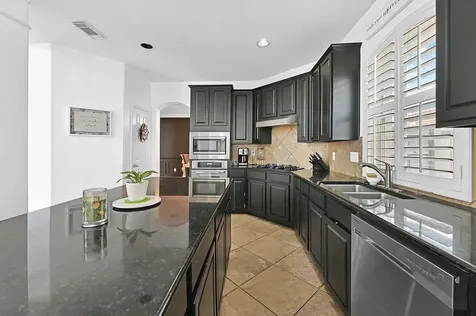 2703 Marble Brook Lane Pearland TX 77584