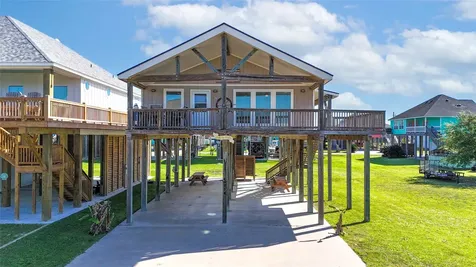 854 Palmetto Drive Crystal Beach TX 77650