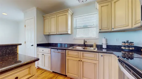 854 Palmetto Drive Crystal Beach TX 77650