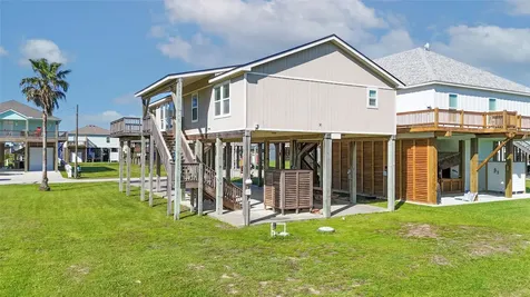 854 Palmetto Drive Crystal Beach TX 77650
