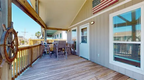 854 Palmetto Drive Crystal Beach TX 77650