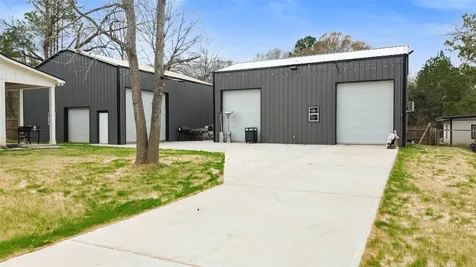 630 & 610 S Railroad Avenue Shepherd TX 77371