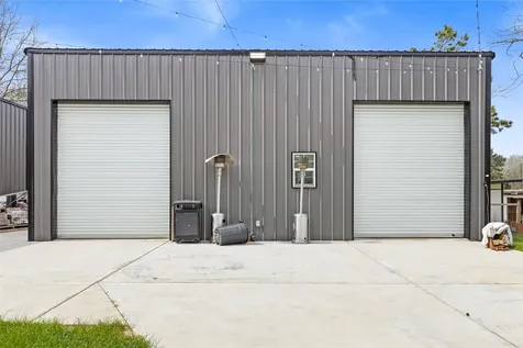 630 & 610 S Railroad Avenue Shepherd TX 77371