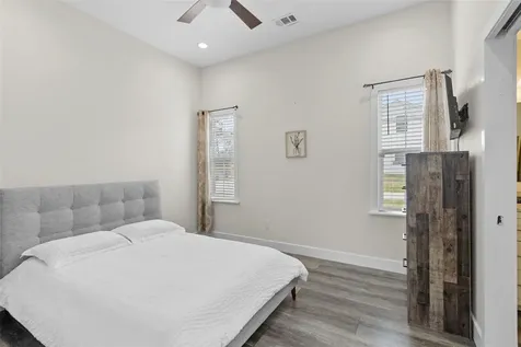 630 & 610 S Railroad Avenue Shepherd TX 77371