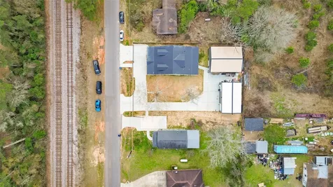 630 & 610 S Railroad Avenue Shepherd TX 77371