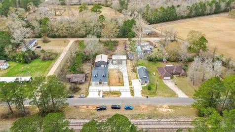 630 & 610 S Railroad Avenue Shepherd TX 77371