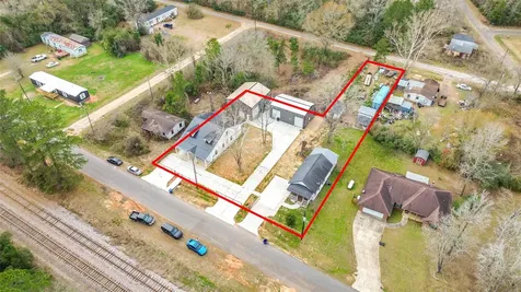 630 & 610 S Railroad Avenue Shepherd TX 77371