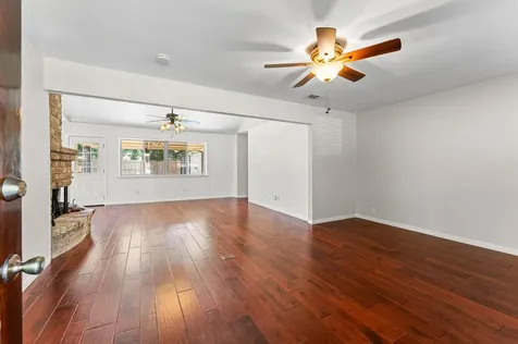 2562 Kevin Lane Houston TX 77043