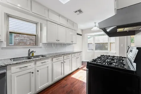 2562 Kevin Lane Houston TX 77043