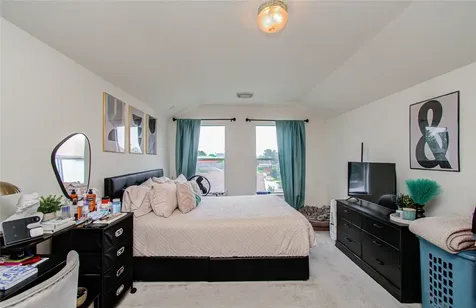 1718 Redwing Ridge Drive Houston TX 77009