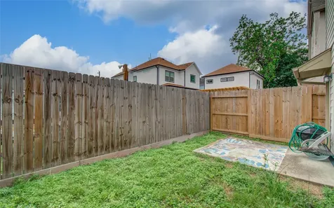 1718 Redwing Ridge Drive Houston TX 77009