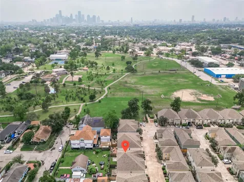 1718 Redwing Ridge Drive Houston TX 77009