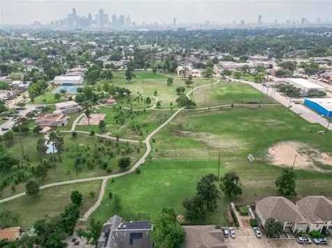 1718 Redwing Ridge Drive Houston TX 77009