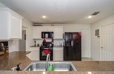 1718 Redwing Ridge Drive Houston TX 77009