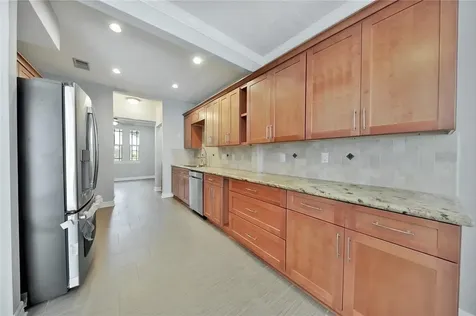 652 N Eldridge Parkway Houston TX 77079