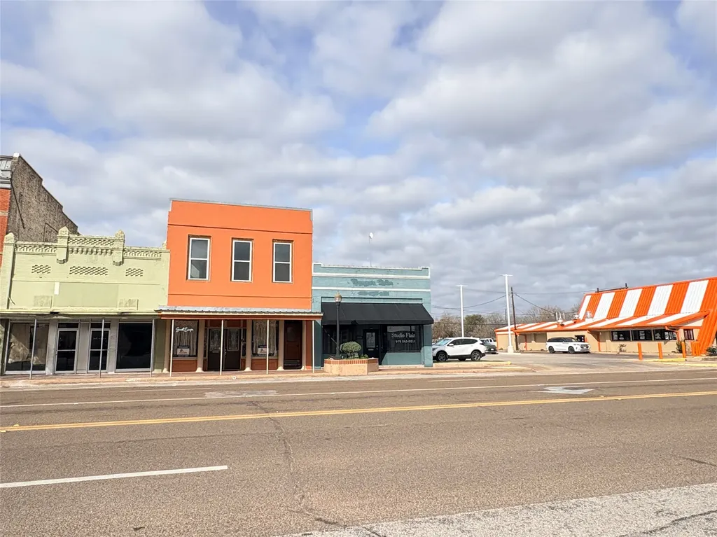 2036 Avenue F Bay City TX 77414